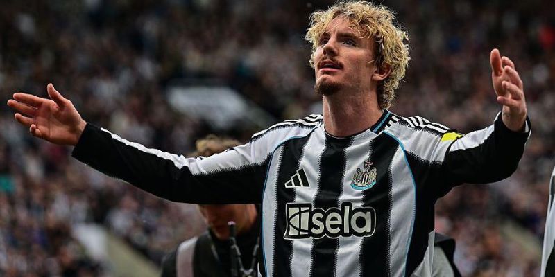 Tiểu sử về tiền đạo Nick Woltemade